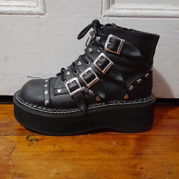 Emily 315 Demonias - Picture 2 of 5